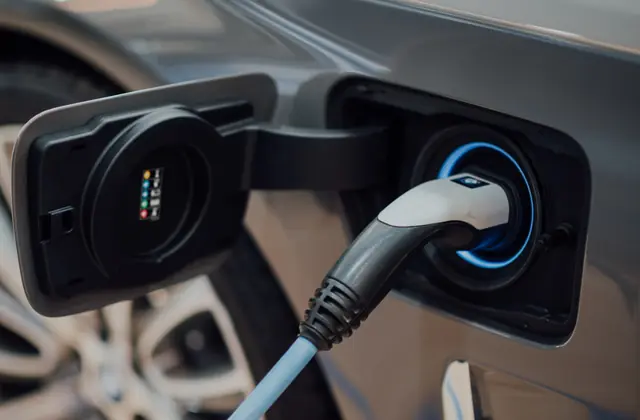 Laadstekker in een elektrische auto